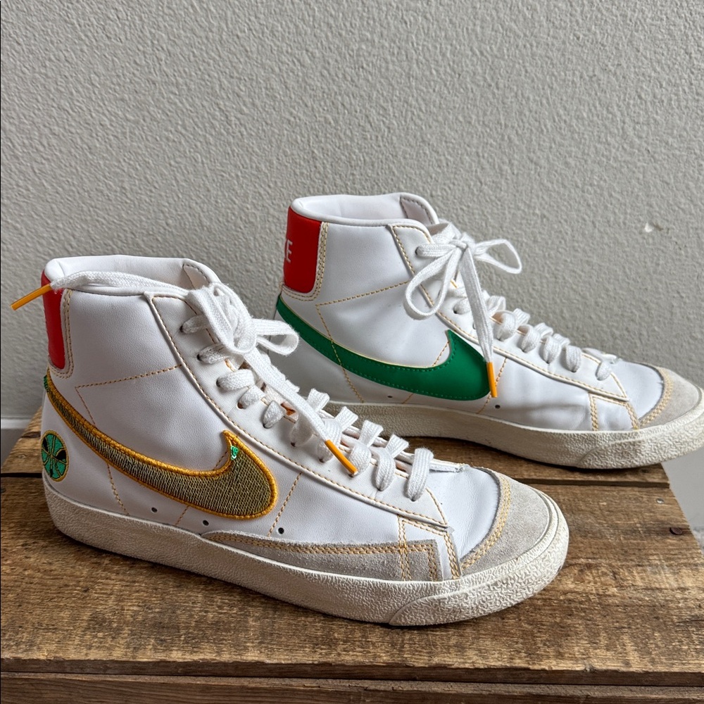 Nike Blazer Mid 77 Raygun Reversible Sequin Lace Up Sneaker size women’s 7.5 - Picture 3 of 9